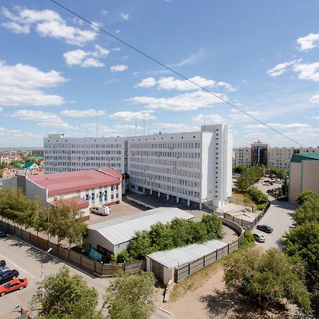 2-Х Комнатная Квартира В Центре По Ул. Козыбаева Д.107 Qostanaj Exteriör bild
